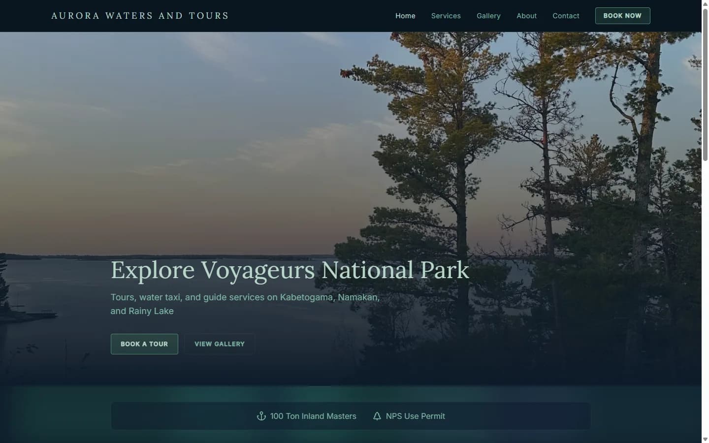 Aurora Waters and Tours homepage, showing the Voyageurs National Park hero image with the 100 Ton Inland Masters License and NPS Use Permit badges.